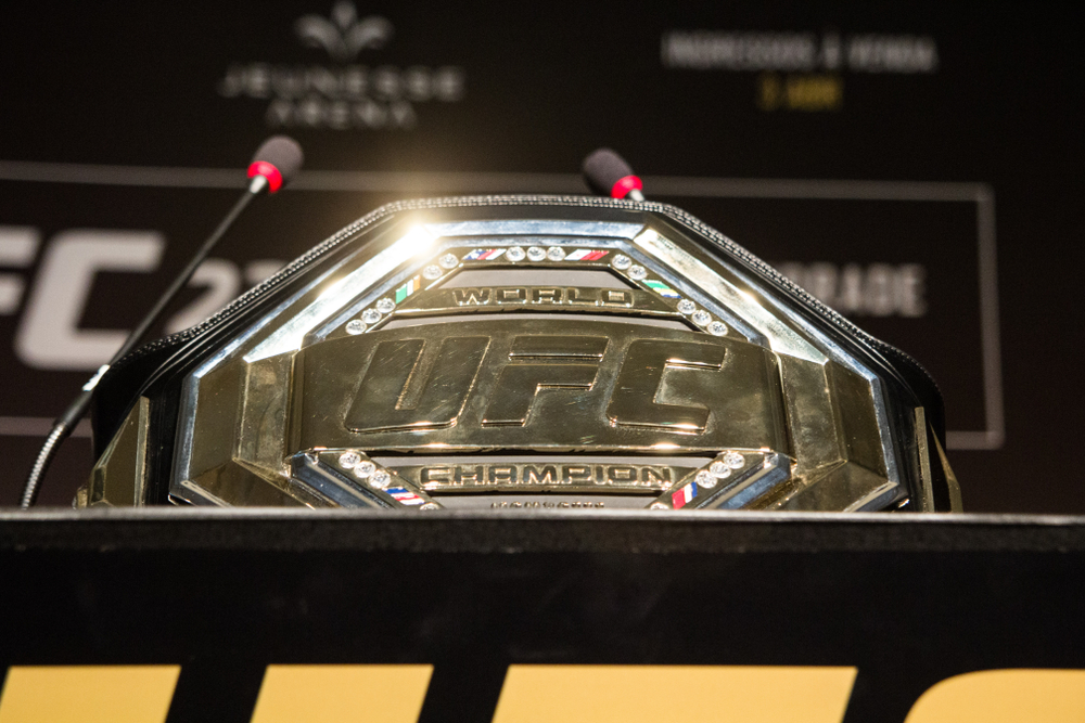 Tom Aspinall Battles Severe Symptoms After UFC 321 Eye Injury